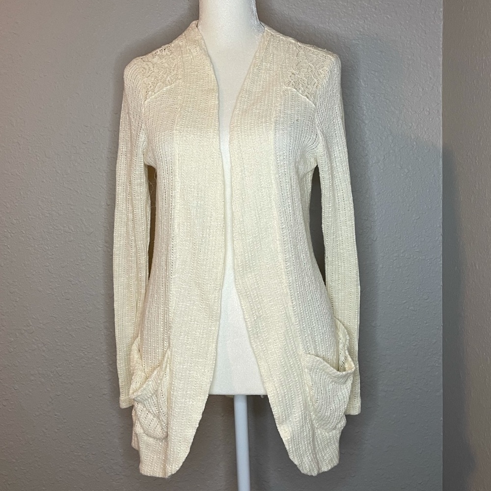 Eyeshadow Cream Cardigan
